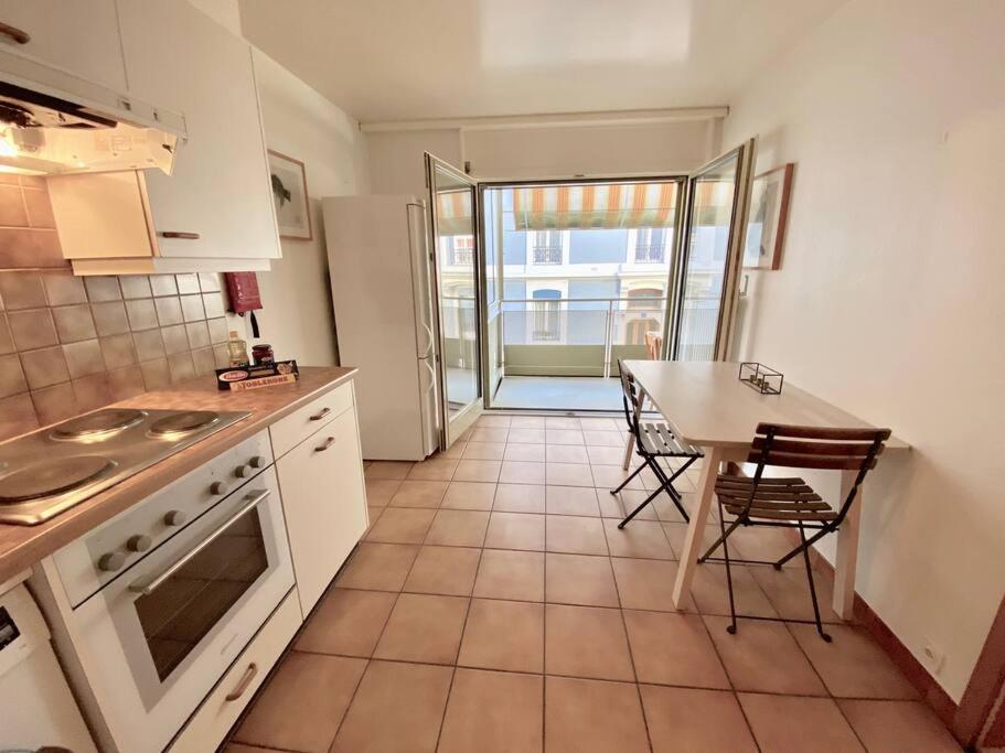 Comfortable, Very Well Located Between Train Station And Lake! ローザンヌ エクステリア 写真
